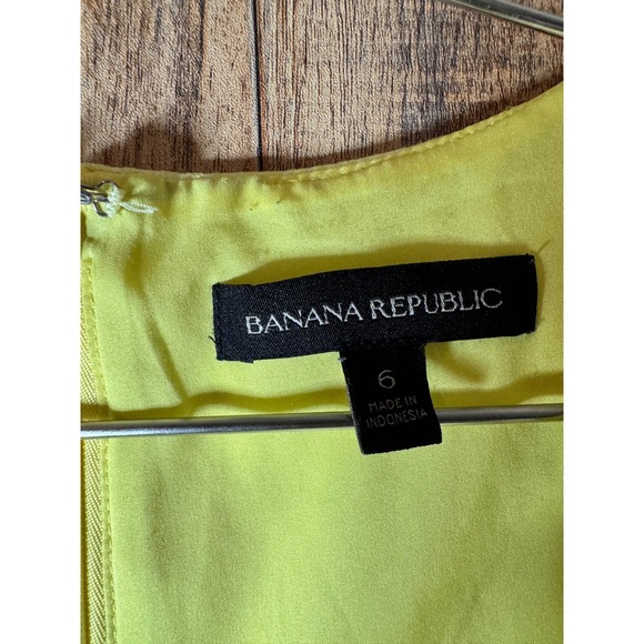 Banana Republic‎ Yellow Sleeveless V-Neck Sheath Dress Size 6 - Picture 3 of 5
